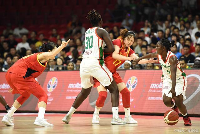 中国女篮vs朴阿津